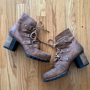 Sorel sz 8.5 Arrington Heeled Bootie matte cognac brown color minimal sole wear